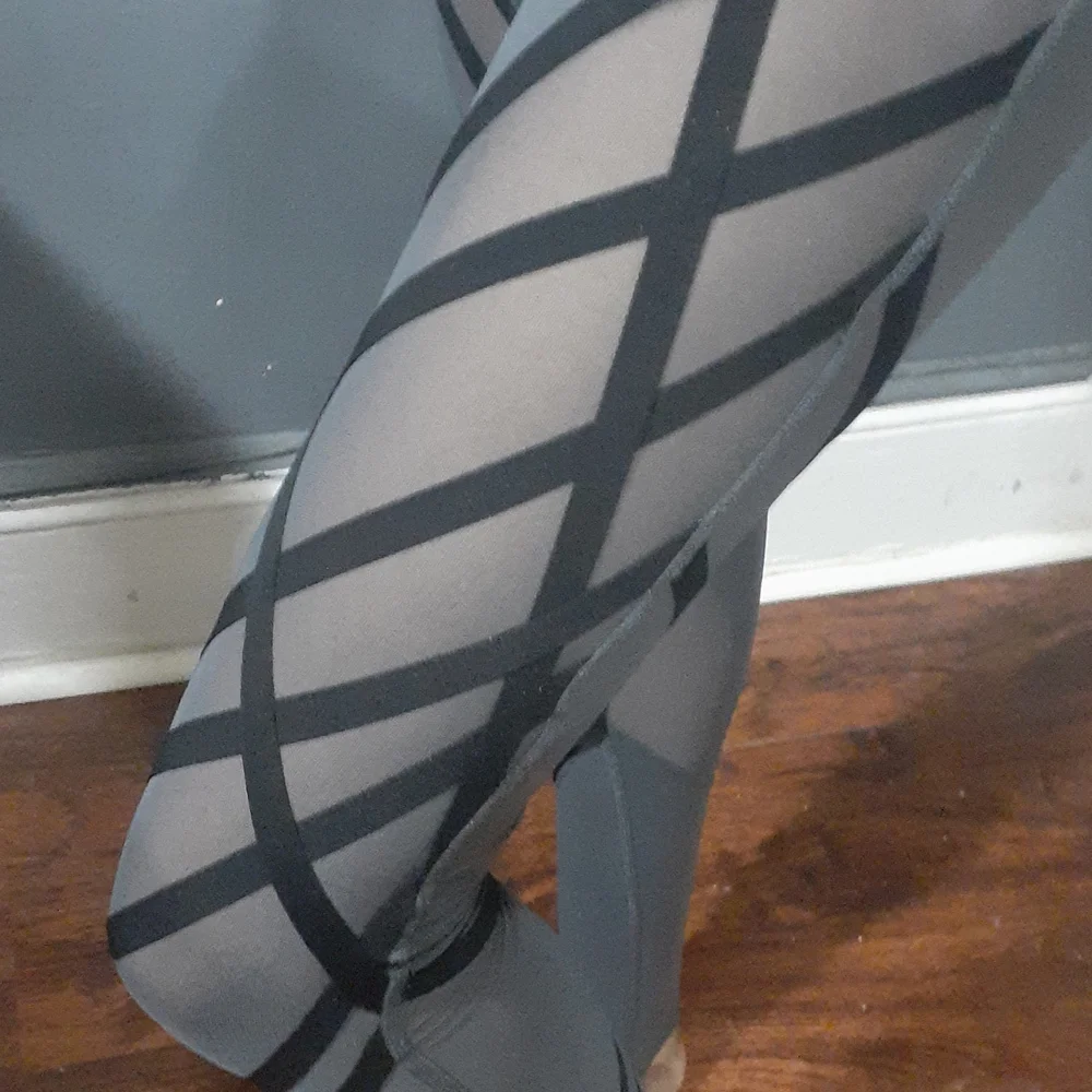 Alo yoga mesh wrapped stirrup high waist grey leggins size extra small - Picture 3 of 14